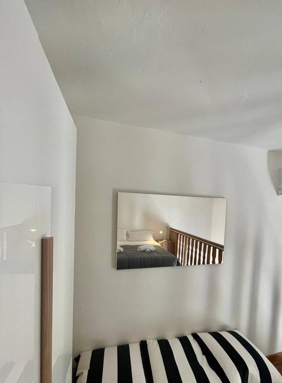 Onlyrooms V - Central & Train Station Cagliari Quarto foto